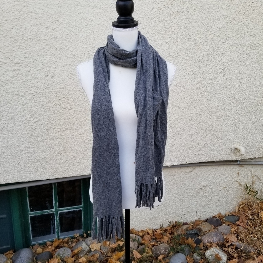 soft gray scarf with pockets and fringe